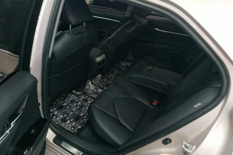 Used Toyota Camry 2018 Dual-Engine 2.5 HG Luxury Edition Left Rear Seat