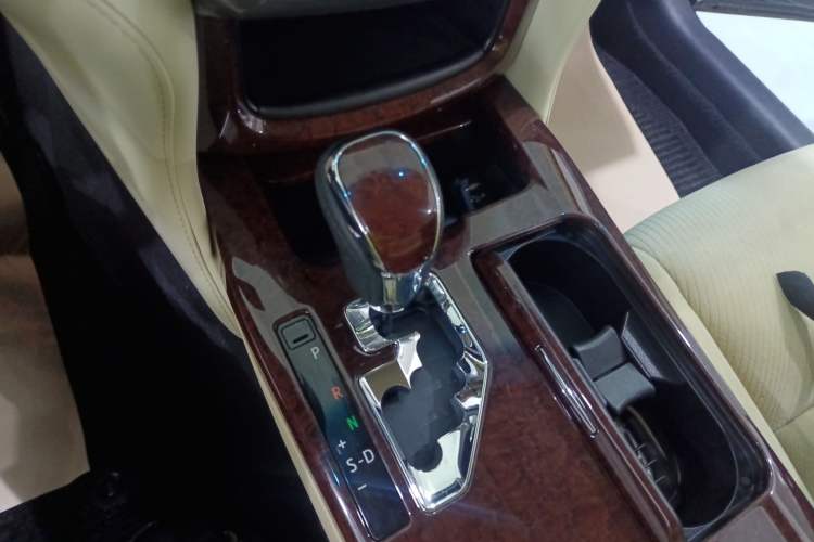 Used Toyota Crown 2018 2.0T Pioneer Edition
