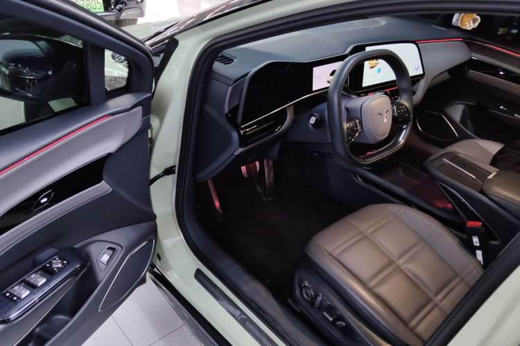 Used Hongqi EH7 2024 690 Pro Driver Seat