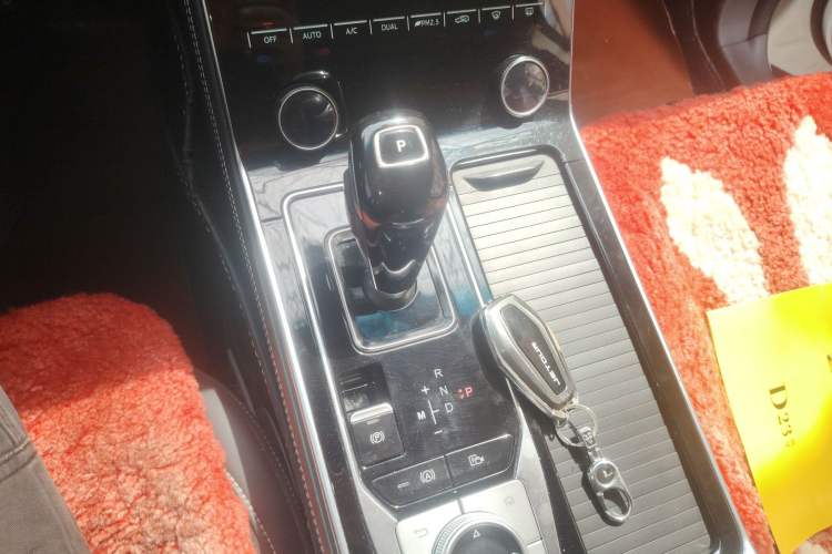 Used JETOUR X95 2020 1.6T DCT Exploration Pro Edition 6-seater Gear Lever