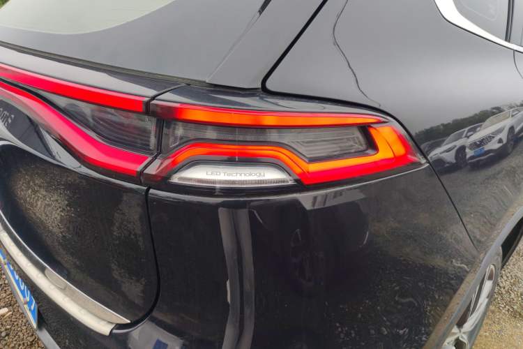Used BYD Tang 2018 2.0T Automatic SmartConnect Prestige 7-Seater China V Standard Right Rear Taillight