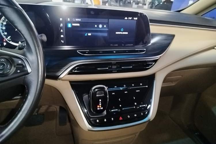 Used Buick GL8 2020 ES Land Cruiser 653T Flagship Model