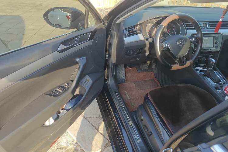 Used Volkswagen Magotan 2018 330TSI DSG Advanced Model Driver Seat