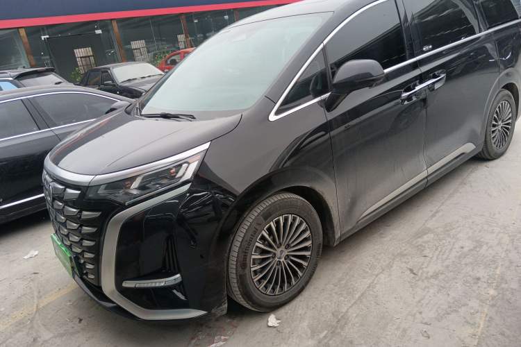 Used Denza D9 2024 DM-i 980 Four-Wheel Drive Flagship Model