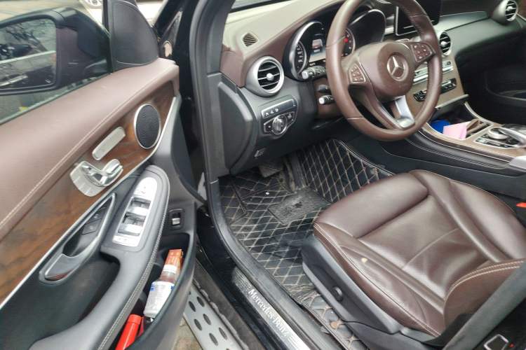 Used Mercedes-Benz GLC 2018 Refreshed GLC 300 4MATIC Dynamic Edition
