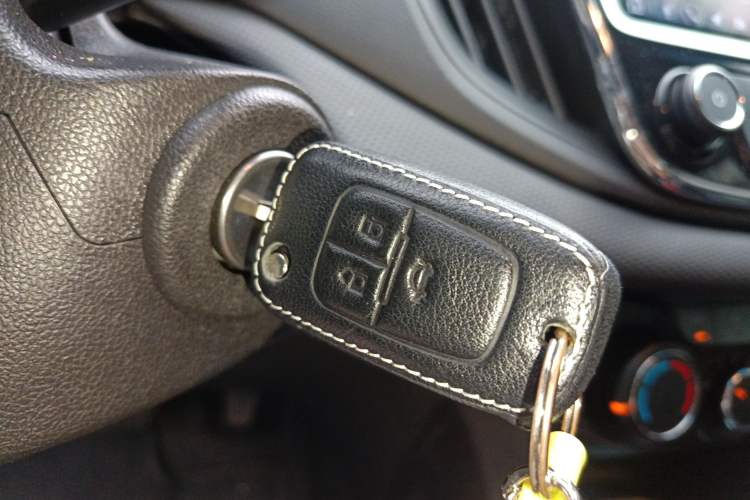 Used Chevrolet Monza 2020 Light Hybrid Redline 320T Dual-Clutch Joyful Edition