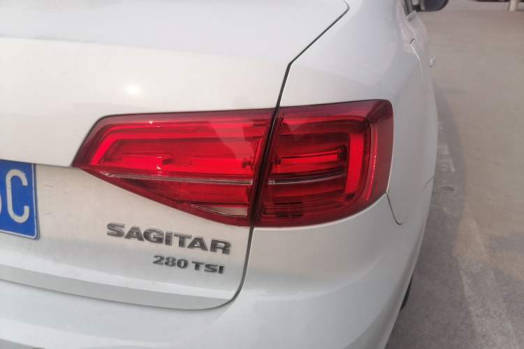 Used Volkswagen Sagitar 2018 280TSI DSG Comfort Model Right Rear Taillight