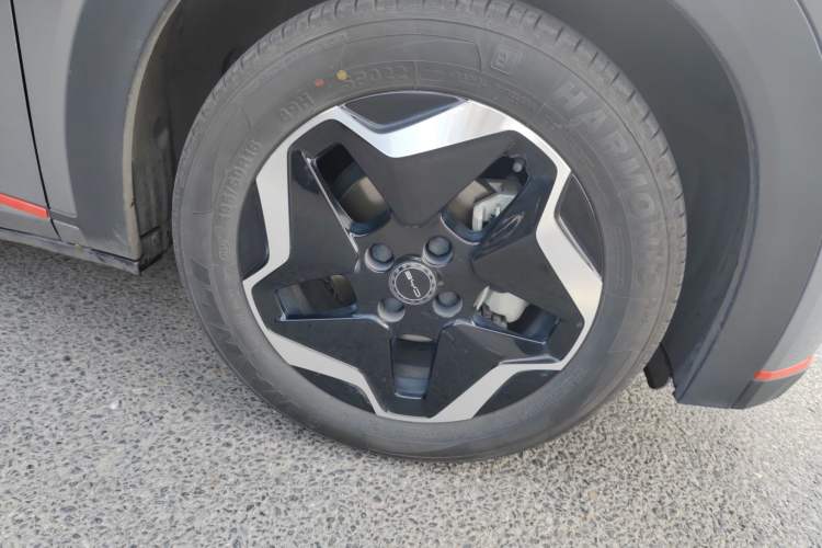 Used BYD Dolphin 2021 405 km Fashion Edition Right Front Wheel Hub