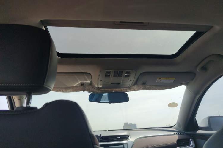 Used Chevrolet Malibu 2017 1.5T Automatic Luxury Edition Headliner