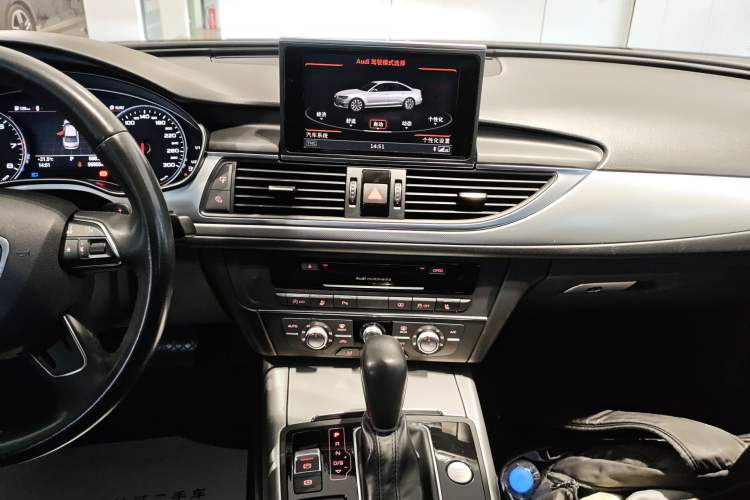 Used Audi A6L 2018 35 TFSI Collector's Edition Audio And AC Panel