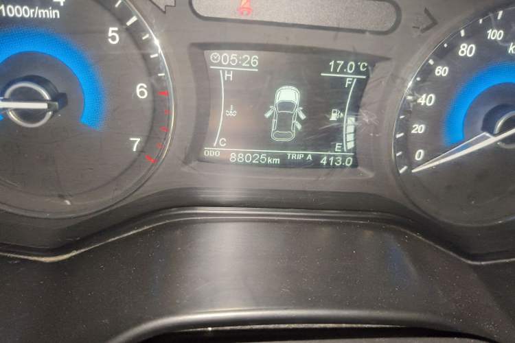 Used Dongfeng Fengon 580 2016 1.5T Manual Comfort Model Odometer Close Up