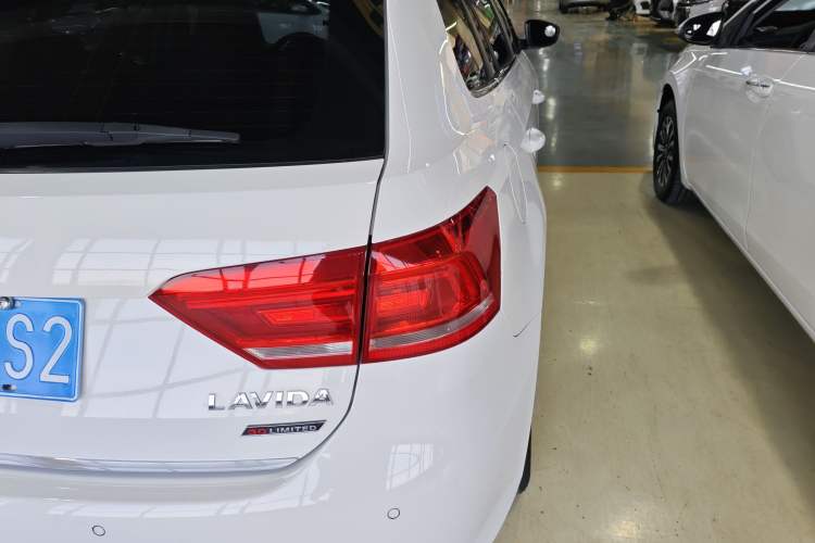 Used Volkswagen Gran Lavida 2014 1.4TSI Automatic 30th Anniversary Edition