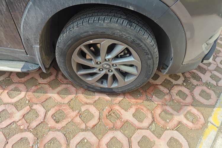 Used Hyundai Tucson 2015 2.0L Automatic Two-Wheel Drive Smart Version
