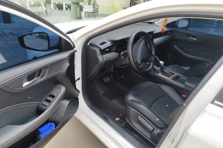 Used Roewe i5 2024 1.5L CVT Luxury Edition