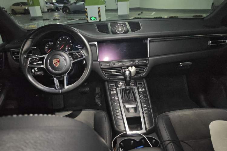 Used Porsche Macan 2018 Macan 2.0T Center Console