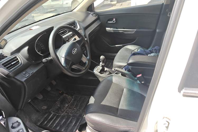 Used Kia K2 2012 Sedan 1.4L MT GLS Commemorative Edition
