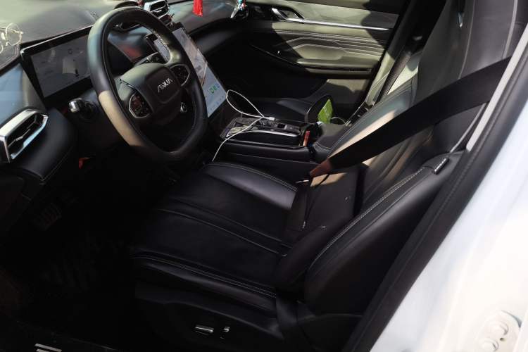 Used Dongfeng Aeolus Mage 2023 DH-i 1.5T Prestige Edition