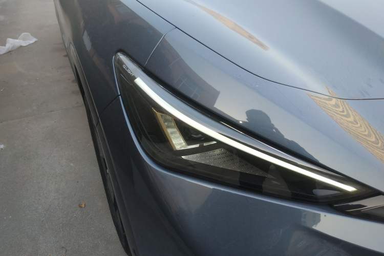 Used Volkswagen ID.UNYX 2025 Ultra Model Right Front Headlight