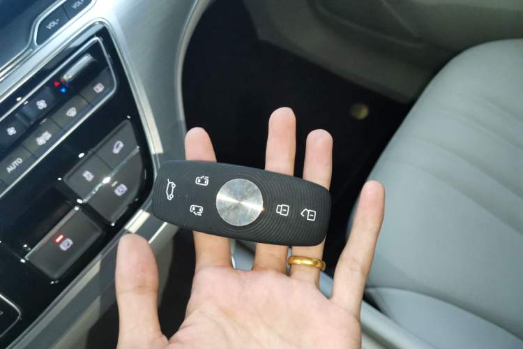 Used Roewe iMAX8 New Energy 2025 1.5T DMH Lu Zun Deluxe Edition