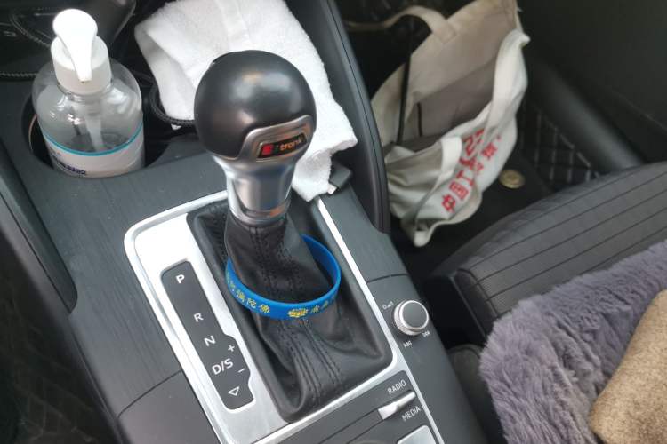 Used Audi A3 2019 Sportback 35 TFSI Sporty Version China VI Gear Lever