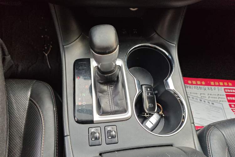 Used Toyota Highlander 2015 2.0T Four-Wheel Drive Luxury Edition 7-Seater Gear Lever