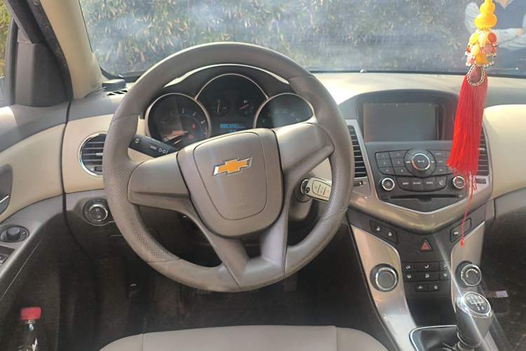 Used Chevrolet Cruze 2015 1.5L Classic SE MT Steering Wheel