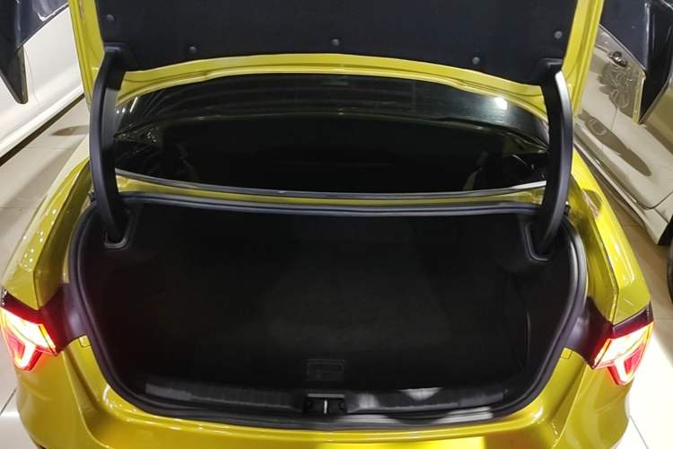 Used Lynk & Co 03 2020 03+ 2.0TD Automatic Performance Package Edition Trunk