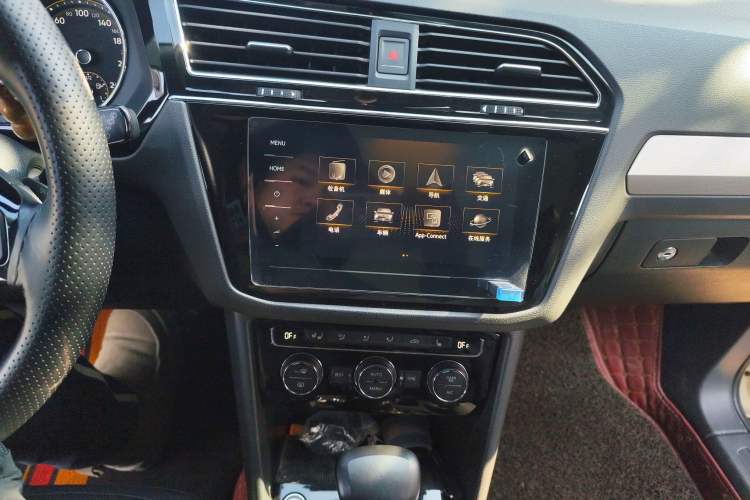 Used Volkswagen Tiguan L 2019 380TSI Automatic All-Wheel Drive Luxury Edition with 7 Seats China VI Standard