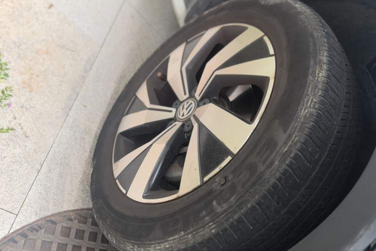 Used Volkswagen Tayron 2019 330TSI Two-Wheel-Drive Luxury Version China V Emission Standard
