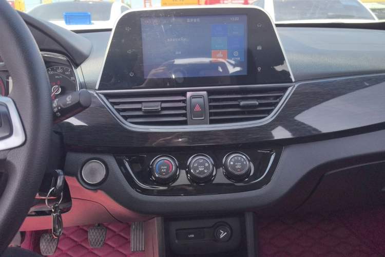 Used Baojun 310 2016 1.2L Manual Luxury Model Audio And AC Panel