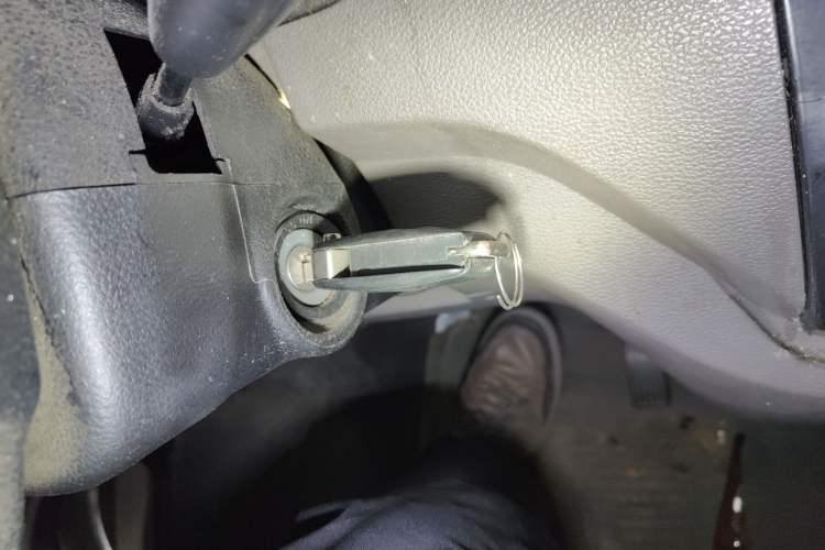 Used New Gonow Shuailing 2022 Standard Range with 41.64 kWh Lishen Power Vehicle Key