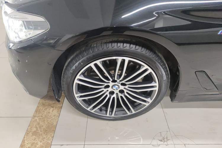 Used BMW 5 Series 2018 Restyled 530Li Leading Edition M Sport Package