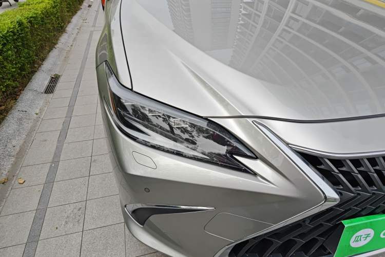 Used Lexus ES 2022 300h Deluxe Edition