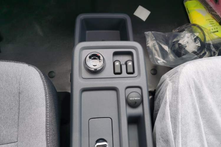 Used Wuling Yangguang 2025 Model 400km Bus Edition—Comfort Edition