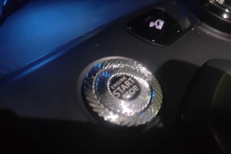 Used Peugeot 5008 2017 380THP 7-Seater Luxury Edition
