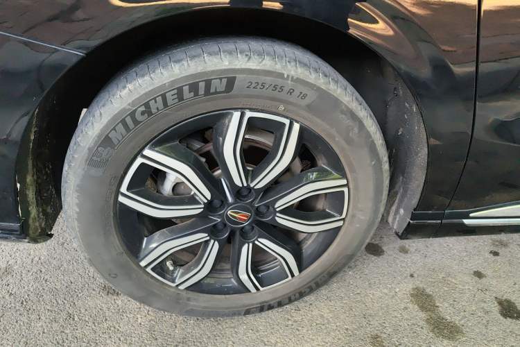 Used Hongqi HQ9 2023 2.0T Smart Connect Flagship Edition Right Rear Wheel Hub