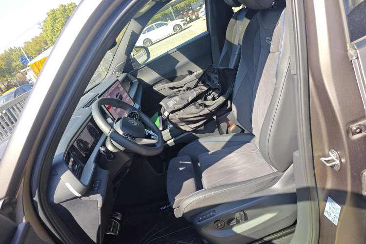 Used Volkswagen Teramont 2025 Tiguan Pro 450TSI Four-Wheel Drive Summit Edition Left Front Seat