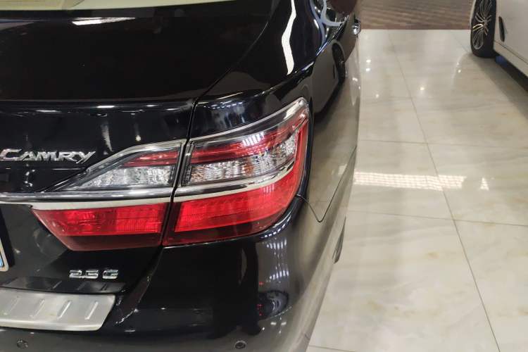 Used Toyota Camry 2015 2.5G Luxury Navigation Edition Exterior 3