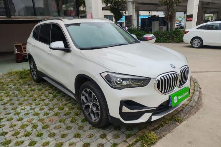 Used BMW X1 2022 sDrive20Li Fashion Model Front Right 45 Deg