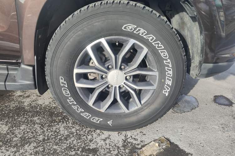 Used JMC Yuhu 7 2020 2.0T Diesel Manual 4x4 Comfort Edition Long Wheelbase China VI Emission Standard JX4D20A6L Right Front Wheel Hub