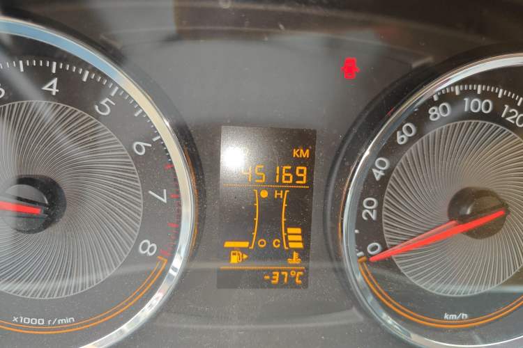 Used Chevrolet Sail 2015 Sail 3 1.5L Manual with Ideal Sunroof Edition