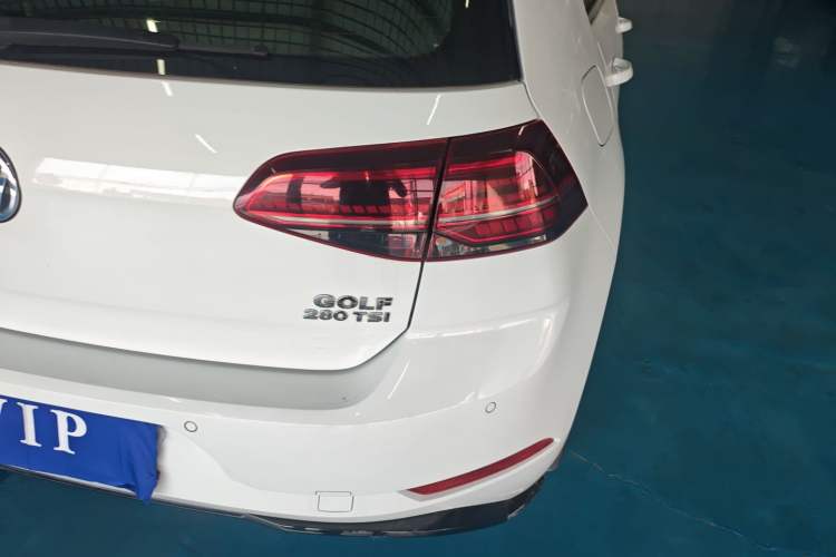 Used Volkswagen Golf 2018 280TSI Automatic R-Line Model Exterior 3