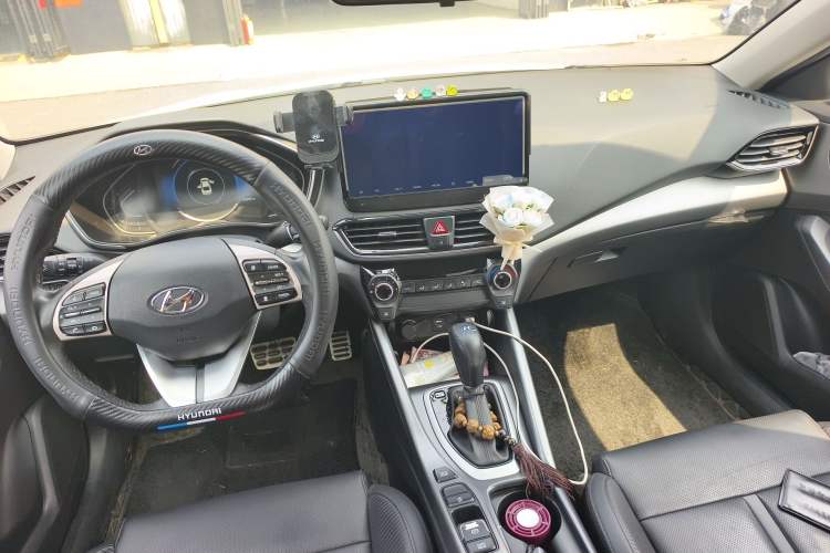 Used Hyundai Lafesta 2019 280TGDi Sport Edition China V Standard Center Console