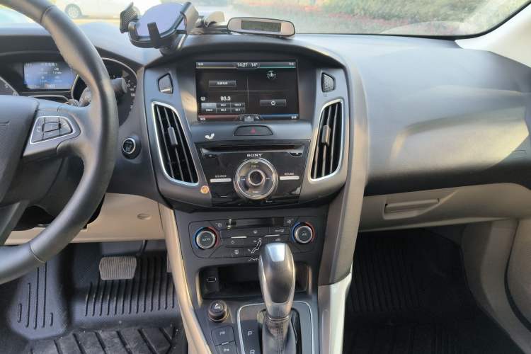 Used Ford Focus 2015 Sedan EcoBoost 180 Automatic Flagship Model