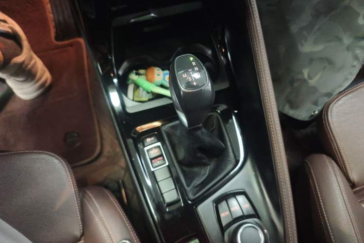 Used BMW X1 2018 sDrive18Li Luxury Model Gear Lever