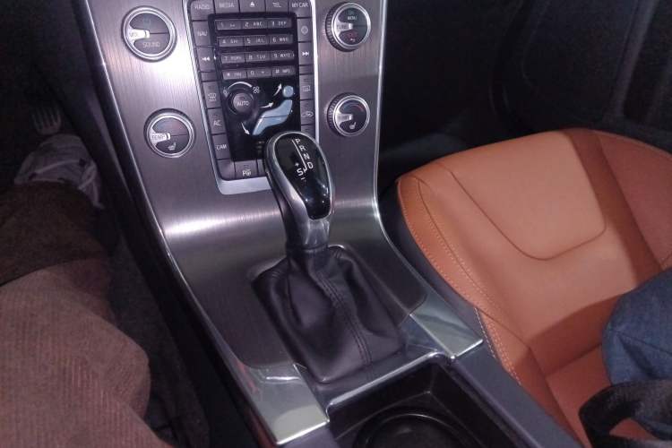 Used Volvo V60 2015 T5 Zhiya Edition