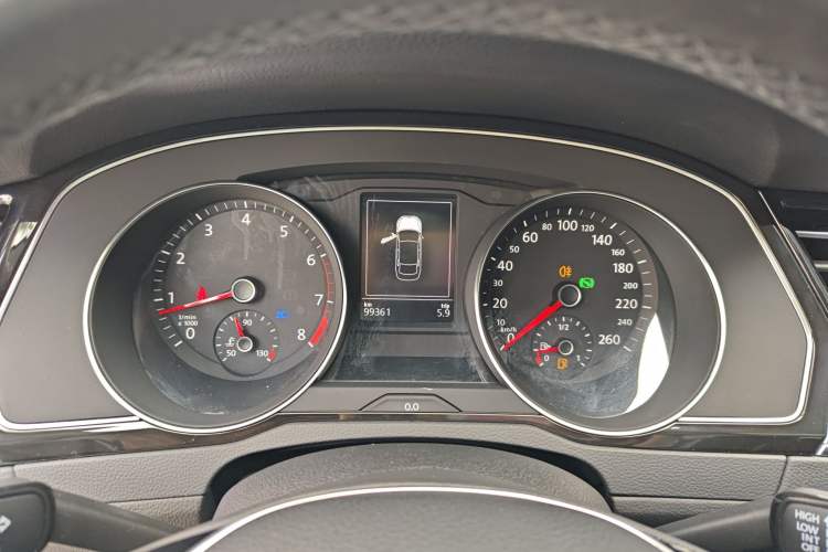 Used Volkswagen Magotan 2017 330TSI DSG Leading Model
