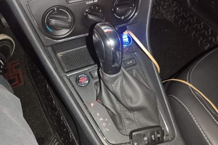 Used Volkswagen Lavida 2017 1.6L Automatic Comfort Edition
