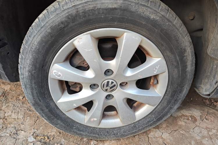 Used Volkswagen Santana Vista 2008 1.8L Manual Comfort Edition Right Front Wheel Hub