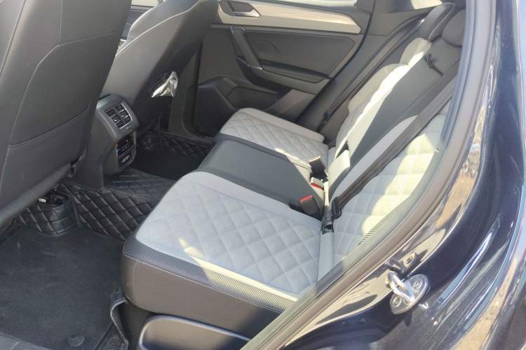 Used Volkswagen Tayron X 2023 330TSI Two-Wheel-Drive Flagship Smart Edition Left Rear Seat